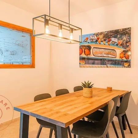 Сasa de vacaciones Spacious With Lovely Garden - Tcm *