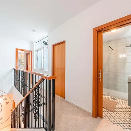 Spacious With Lovely Garden - Tcm Hébergement de vacances
