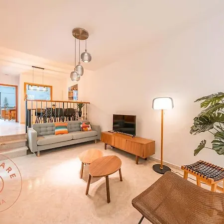 Holiday home Spacious With Lovely Garden - Tcm