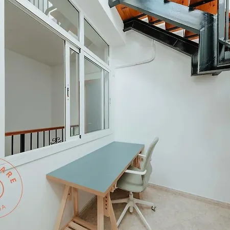 Spacious With Lovely Garden - Tcm Holiday home